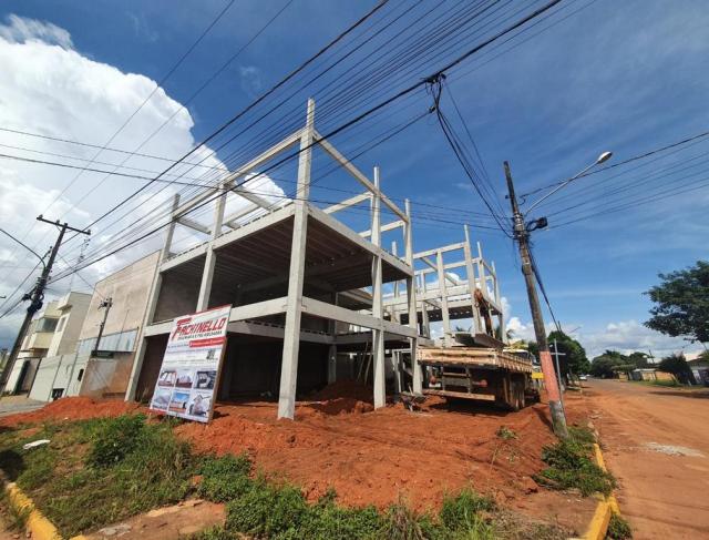 Edificação comercial 3 pavimentos