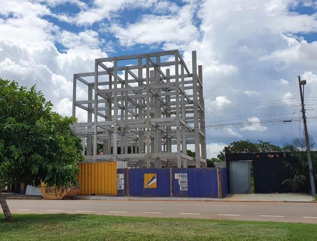 Edificação comercial 4 pavimentos